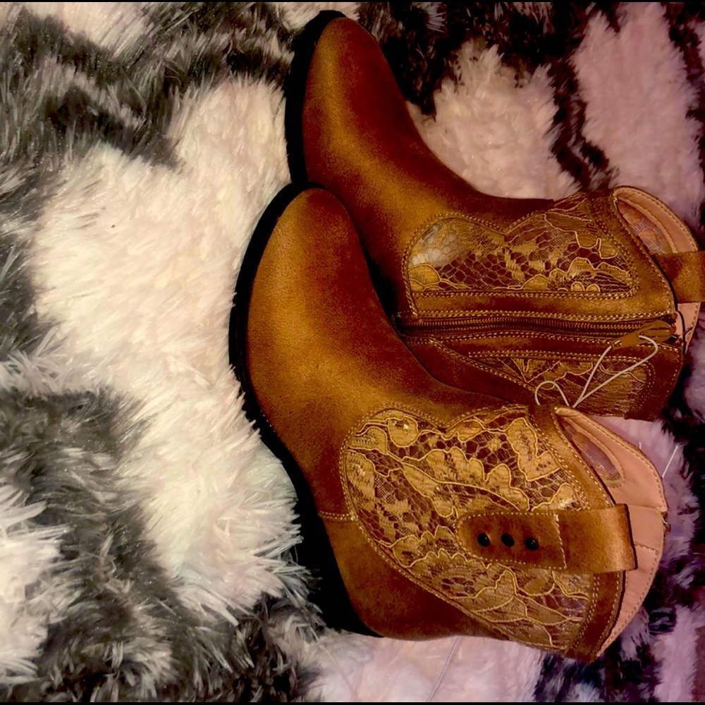 Youth boots.